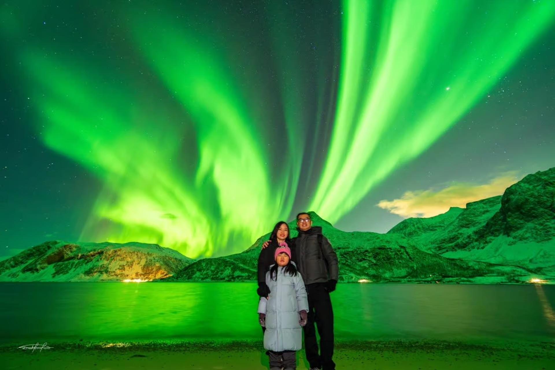 Tromsø: Northern Lights Safari with Expert Guides and Photos photo 22