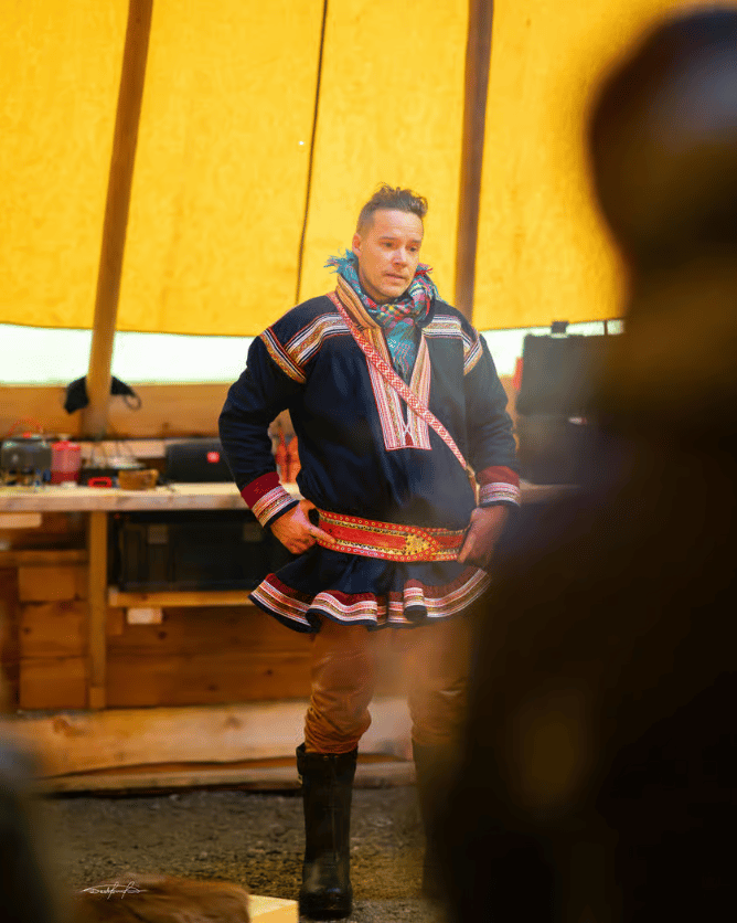 Tromsø: Reindeer Feeding & Sami Culture Experience photo 12